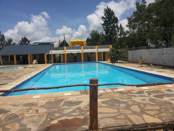 Utomhuspool