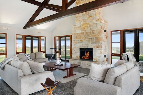Wrenmallee in The Southern Highlands - Stunning Homestead on 100 acres