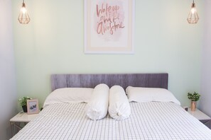 2 habitaciones, tabla de planchar con plancha, wifi y ropa de cama 