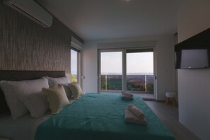 4 chambres, fer et planche à repasser, Wi-Fi, draps fournis