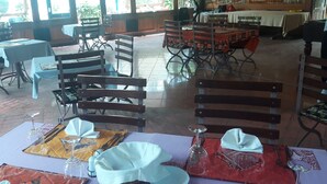 Daily cooked-to-order breakfast for a fee - Hotel Monaco Plage (Dakar)