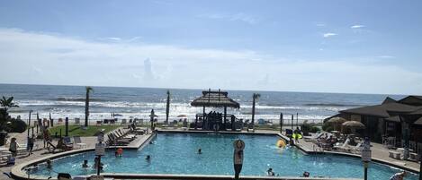 Piscine couverte, piscine extérieure