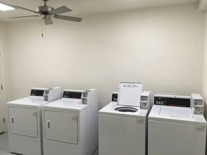 Uklassifisert bilde, 5 av 16, knapp