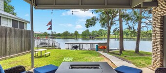 Wake Zone-Lakefront w/ 1 Boat Lift & Dog Friendly