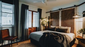 5 bedrooms, iron/ironing board, free WiFi, bed sheets - The Gums ~ Daylesford Region ~ Sleeps 12 ~ 44 Acres (Korweinguboora)