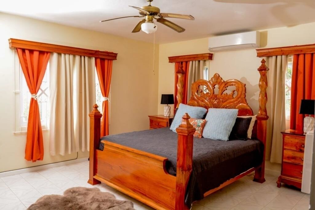 4 chambres, fer et planche à repasser, Wi-Fi gratuit, draps fournis