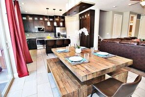 Dining - Sleeps 41, Townies | Pool/Spa | Garage | Downtown Location| Entrada 421/425/429 (Moab)