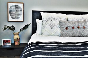 12 Schlafzimmer, Schreibtisch, Bügeleisen/Bügelbrett, WLAN