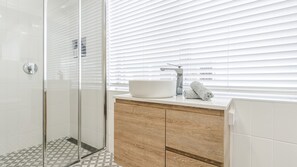 Shower, hair dryer - Yamba 58 - Modern Apartment with Ocean Views - Holiday Yamba (YAMBA)