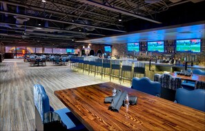 4 bars/lounges - Hotel Apache (Las Vegas)