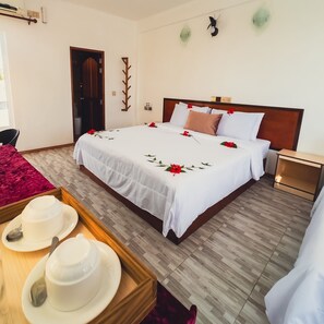 8 slaapkamers, een kluis op de kamer, wifi