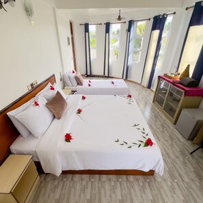 8 chambres, coffres-forts dans les chambres, Wi-Fi