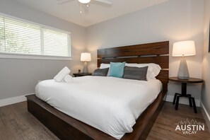 2 habitaciones, escritorio, tabla de planchar con plancha y wifi gratis