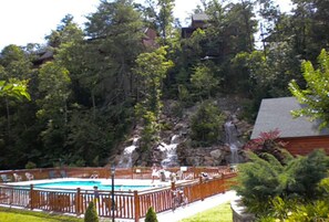 屋内プール、屋外プール