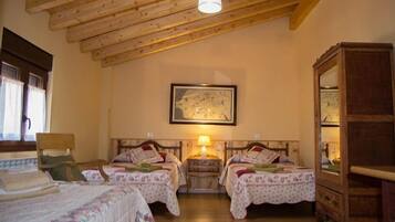 4 dormitorios, tabla de planchar con plancha, wifi gratis y ropa de cama