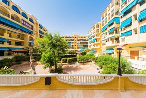 المنطقة المحيطة بالمنشأة