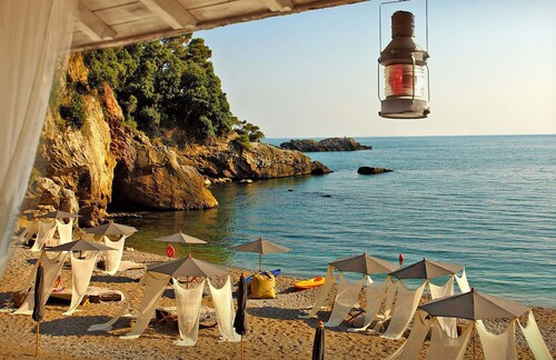 VILLA LINDA 12P Charming villa with pool, WiFi, BBQ, close beaches and 5 Terre