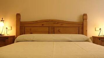 11 Schlafzimmer, Bügeleisen/Bügelbrett, Bettwäsche