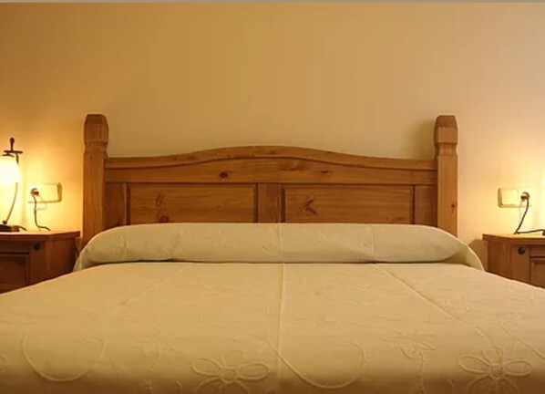 11 Schlafzimmer, Bügeleisen/Bügelbrett, Bettwäsche