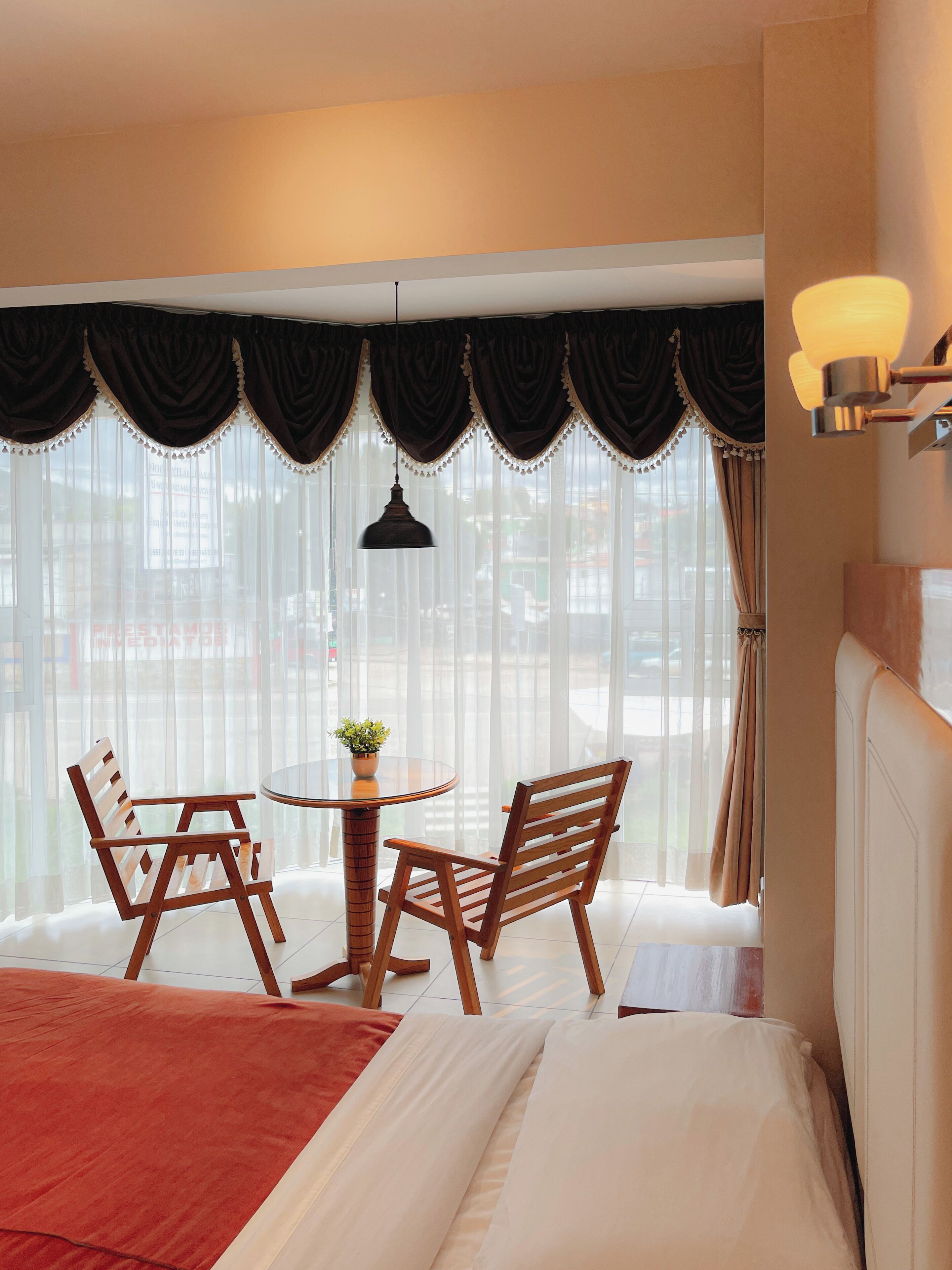 Suite estudio Deluxe | Tabla de planchar con plancha, wifi gratis y ropa de cama 