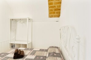 1 soverom, strykejern/-brett, wi-fi og sengetøy