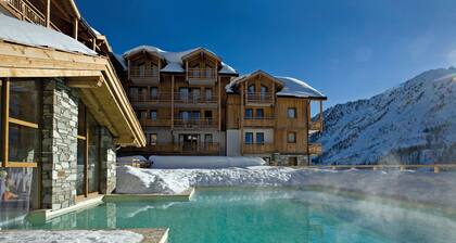 Appart Confortable à MontgenÚvre | AccÚs Piscine Extérieure Chauffée + Jacuzzi