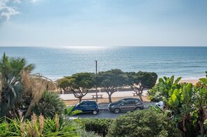 On the beach - villa Antonio sea view (Marina di Ragusa)