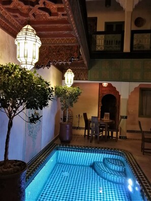 Outdoor pool, a heated pool
