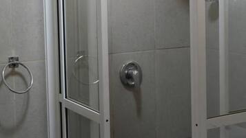 Douche de la salle de bain