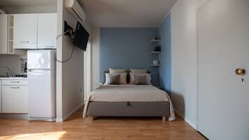 2 bedrooms, iron/ironing board, travel crib, free WiFi