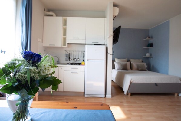 2 bedrooms, iron/ironing board, travel cot, free WiFi
