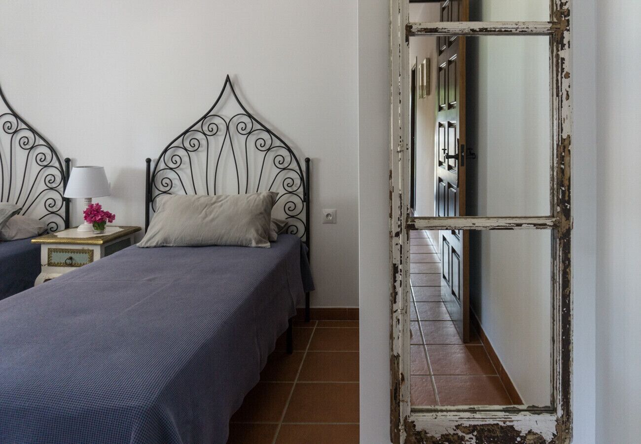 4 bedrooms, free WiFi, bed sheets