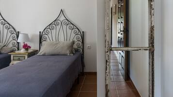 4 bedrooms, free WiFi, bed sheets