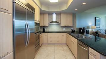 Condo, Multiple Beds, Private Pool, Ocean View | Private kitchen | Fridge, microwave, stovetop, dishwasher