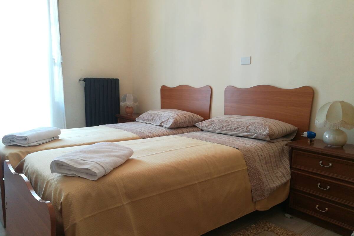 Soundproofing, free WiFi, bed sheets