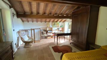 1 bedroom, iron/ironing board, internet, bed sheets