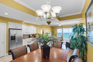 Condo, Multiple Beds, Pool Access, Ocean View | Private kitchen
