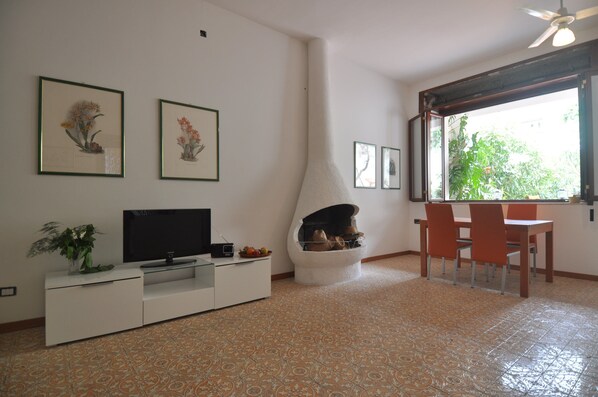 Interior - Apartment 30 meters from the sea (Santa Teresa di Riva)