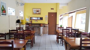 Breakfast area - Pousada Morada de Minas (Caraguatatuba)