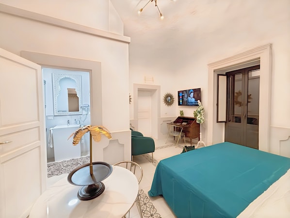 Luxury Suite | Frette Italian sheets, premium bedding, down comforters - Moresco (Catania)