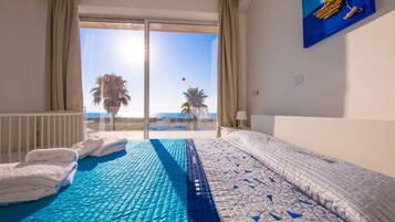 4 bedrooms, iron/ironing board, internet, bed sheets