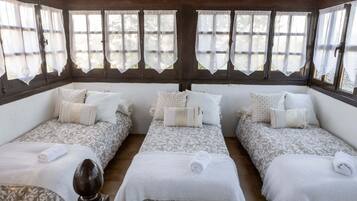 8 chambres, lit parapluie, Wi-Fi gratuit, draps fournis