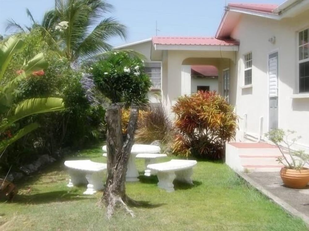 Seabreeze Villa: Best Rates. Charming, Bright & Spacious. Truly A Home From Home - Barbade
