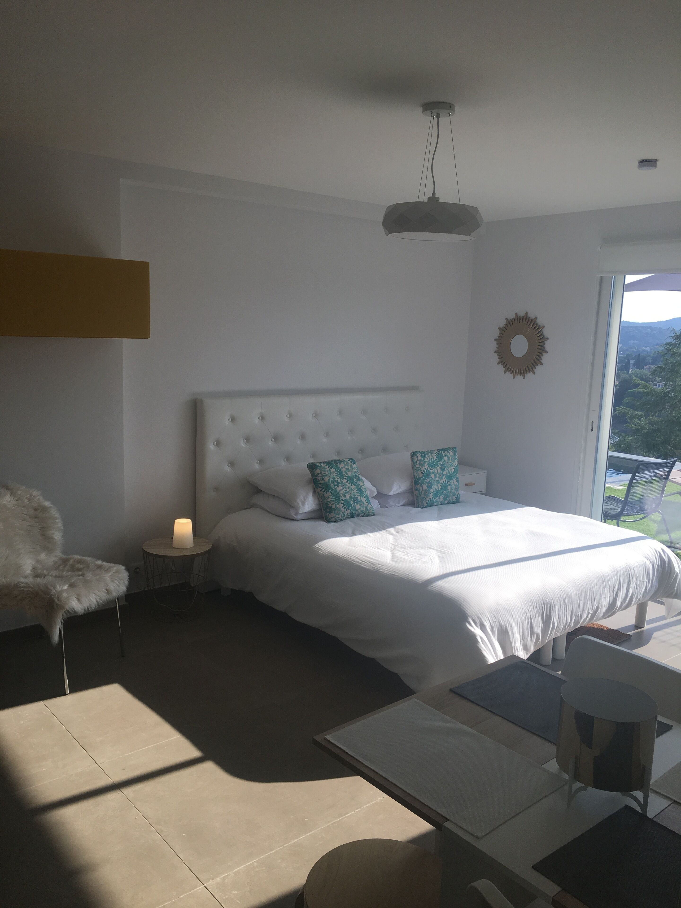 1 chambre, fer et planche à repasser, Wi-Fi gratuit, draps fournis