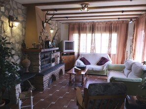 TV, lareira