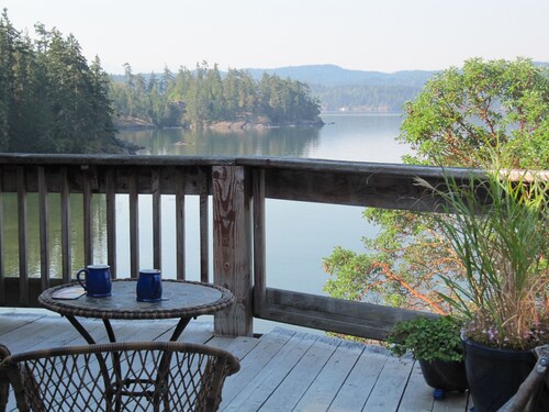 Arbutus Cove Guesthouse
