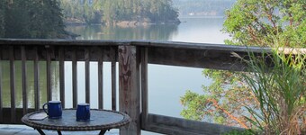 Arbutus Cove Guesthouse