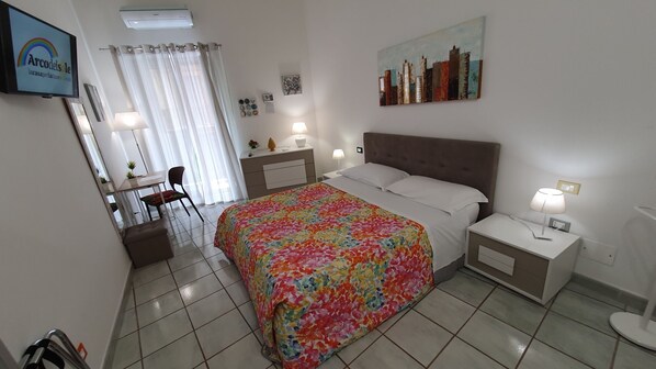 2 bedrooms, in-room safe, iron/ironing board, free WiFi
