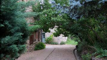 Enceinte de lâhĂ©bergement