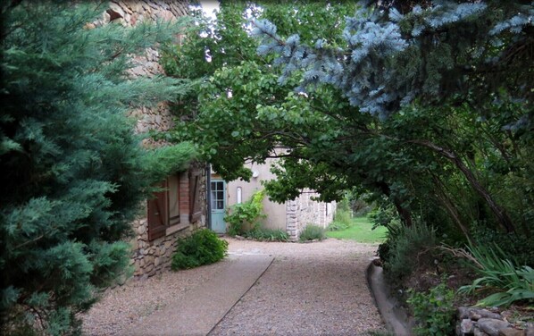Property grounds - Gîte en Cévennes - Le mas Perdu - Gîte Bleu (St Christol les Alès)